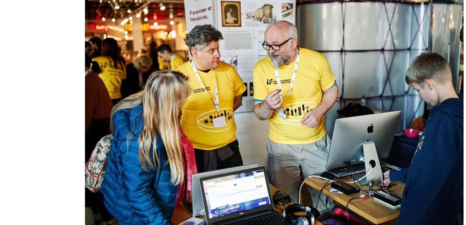 Oxford e-Research Centre researchers at Oxford Ideas festival IF