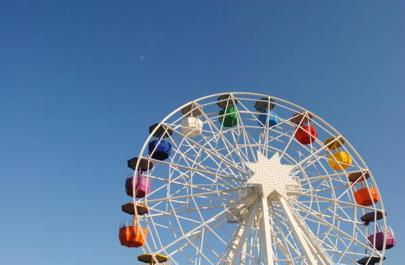 Ferris Wheel. Photo by Andrea Enríquez Cousiño on Unsplash